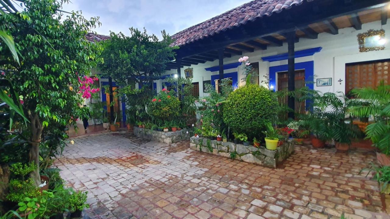 Hotel Posada Casa Juana Сан-Кристобаль-де-Ла-Касас Экстерьер фото